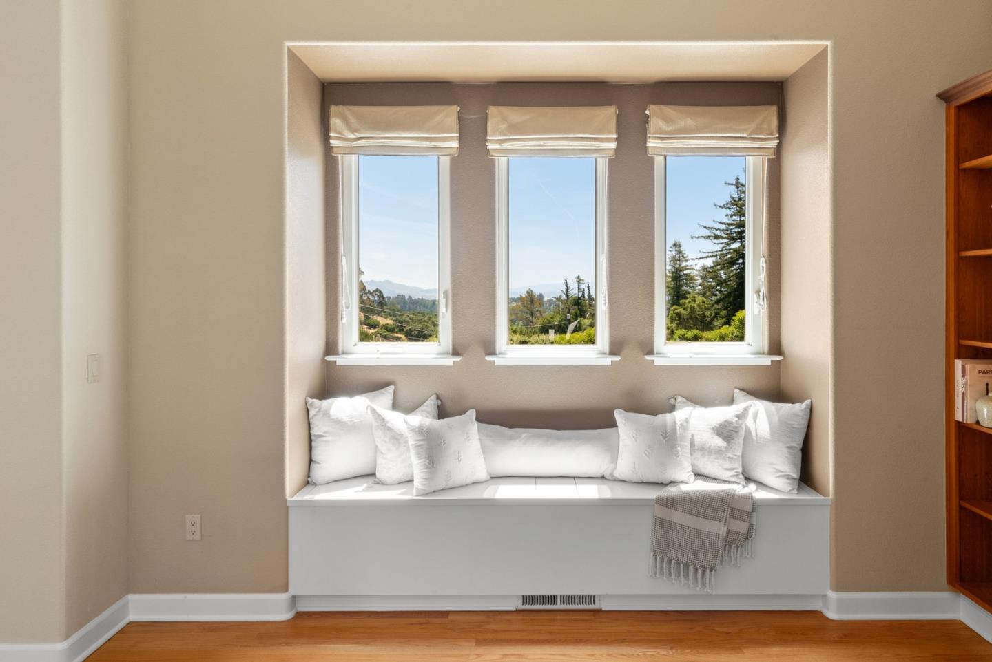 Detail Gallery Image 16 of 88 For 125 Orchard Heights Ln, Corralitos,  CA 95076 - 3 Beds | 3 Baths