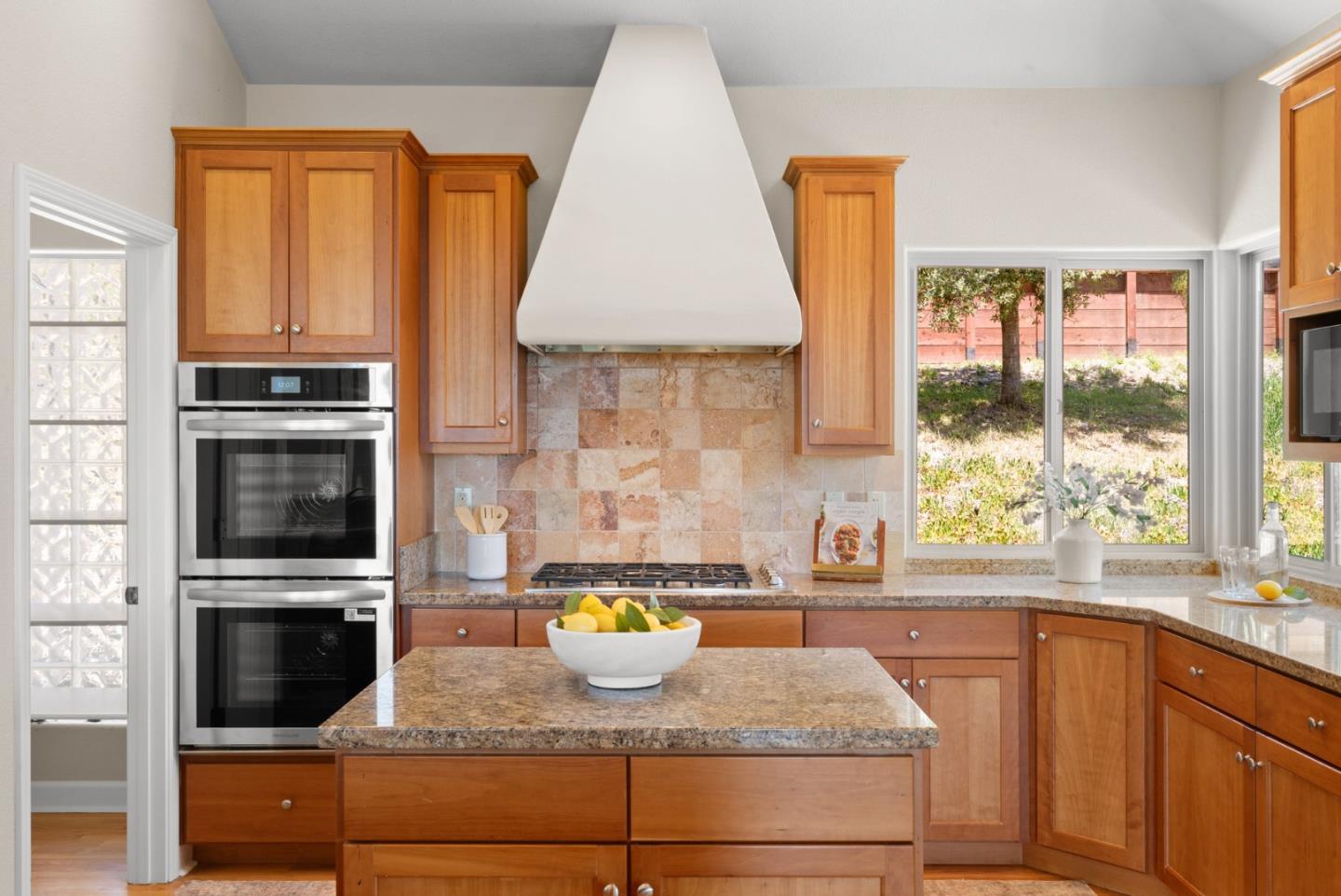Detail Gallery Image 28 of 88 For 125 Orchard Heights Ln, Corralitos,  CA 95076 - 3 Beds | 3 Baths