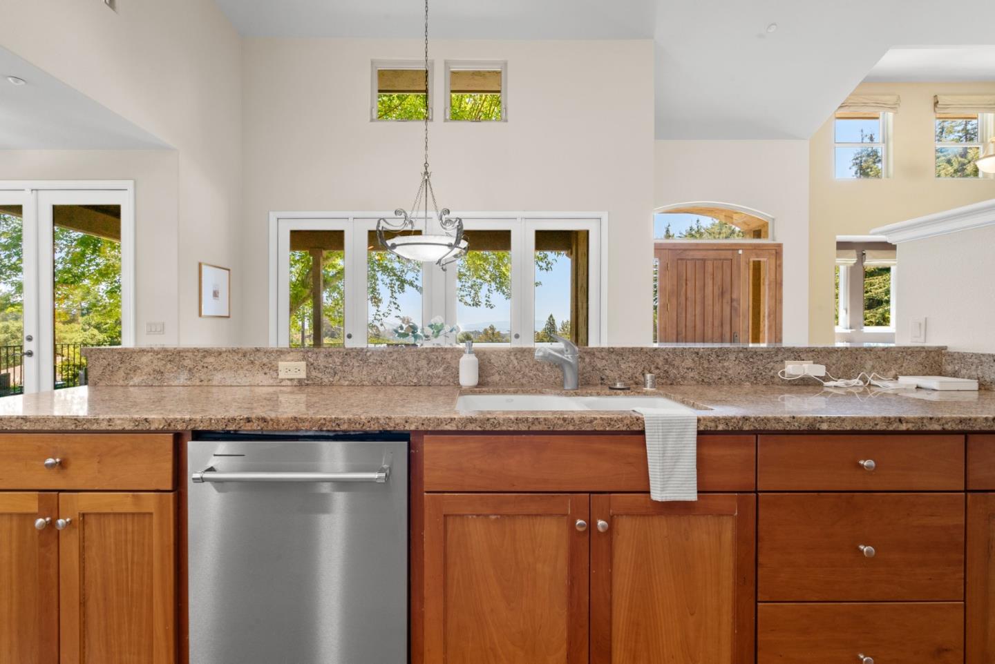 Detail Gallery Image 31 of 88 For 125 Orchard Heights Ln, Corralitos,  CA 95076 - 3 Beds | 3 Baths