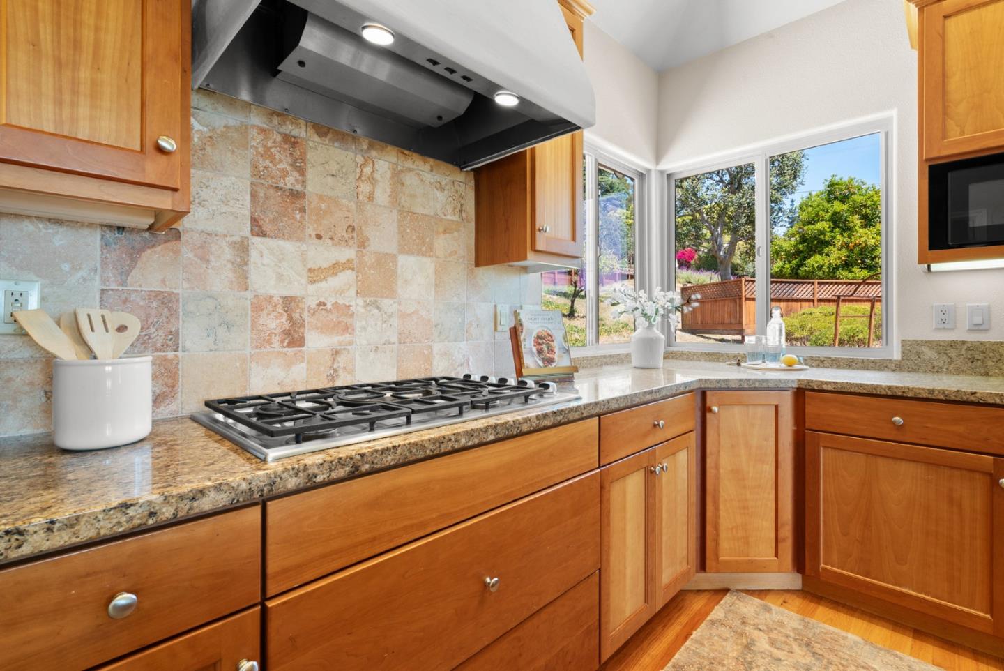 Detail Gallery Image 35 of 88 For 125 Orchard Heights Ln, Corralitos,  CA 95076 - 3 Beds | 3 Baths