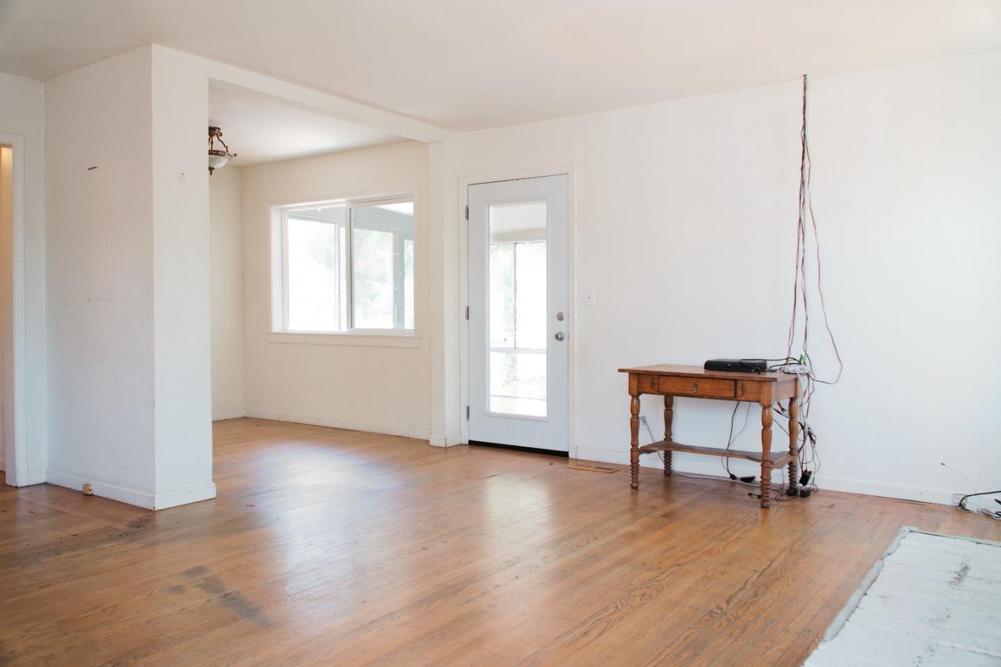 Detail Gallery Image 11 of 27 For 3433 Encina Way, Oakland,  CA 94605 - 2 Beds | 1 Baths