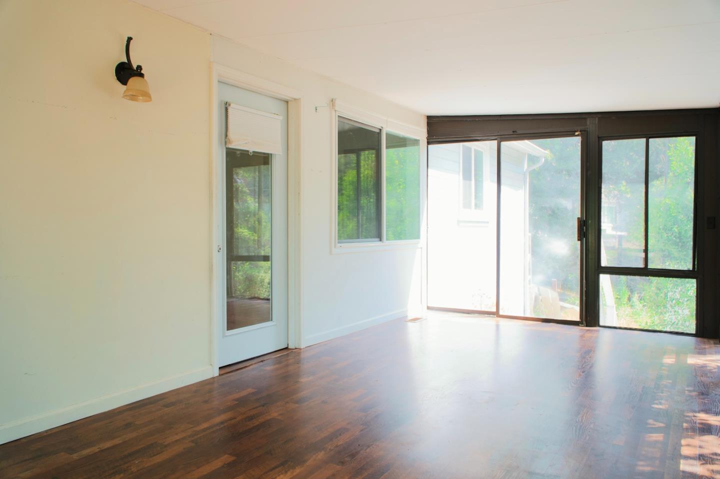Detail Gallery Image 4 of 27 For 3433 Encina Way, Oakland,  CA 94605 - 2 Beds | 1 Baths