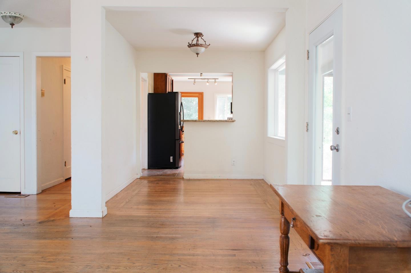 Detail Gallery Image 6 of 27 For 3433 Encina Way, Oakland,  CA 94605 - 2 Beds | 1 Baths