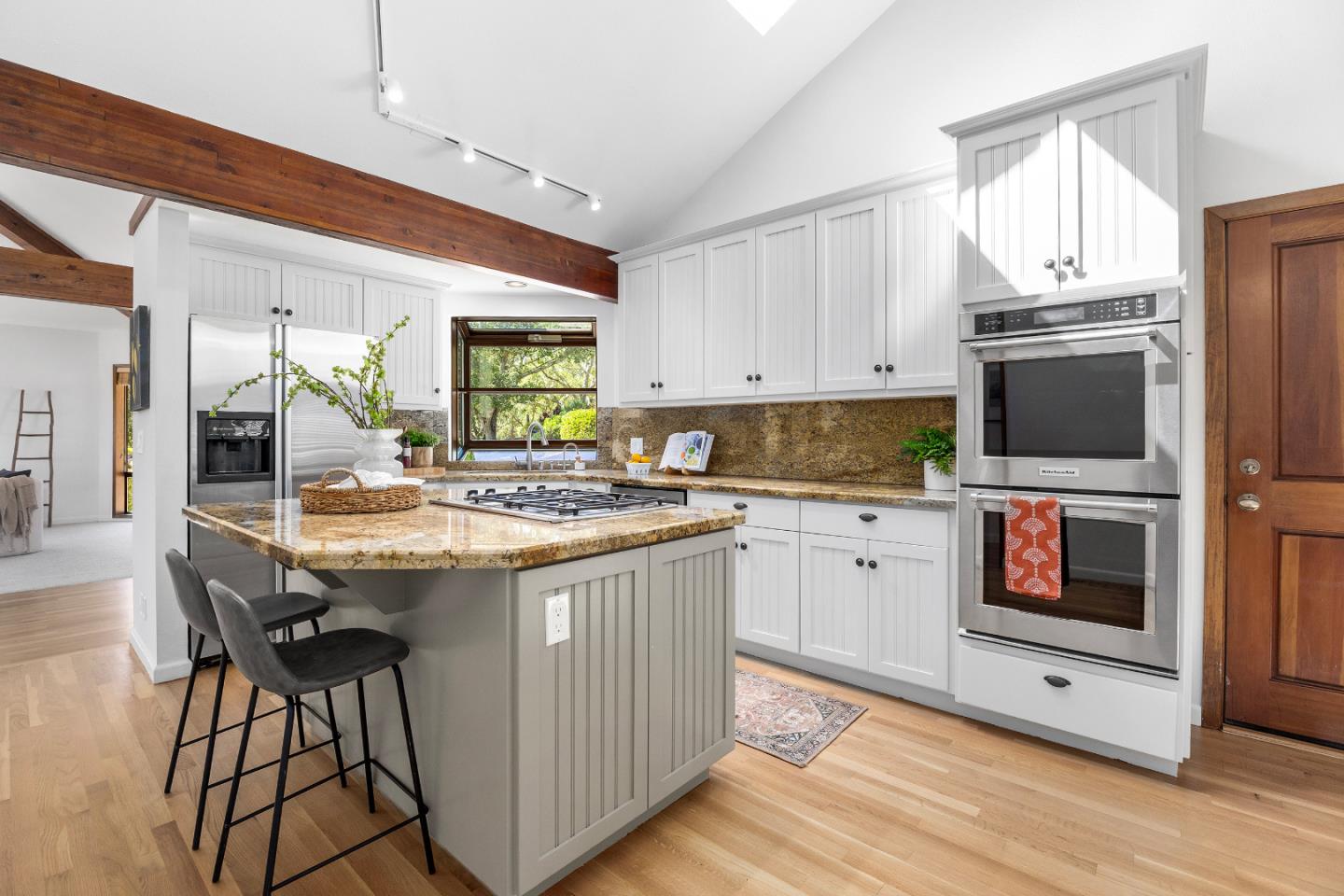 Detail Gallery Image 11 of 66 For 220 Hidden Valley Rdg, Soquel,  CA 95073 - 4 Beds | 3 Baths