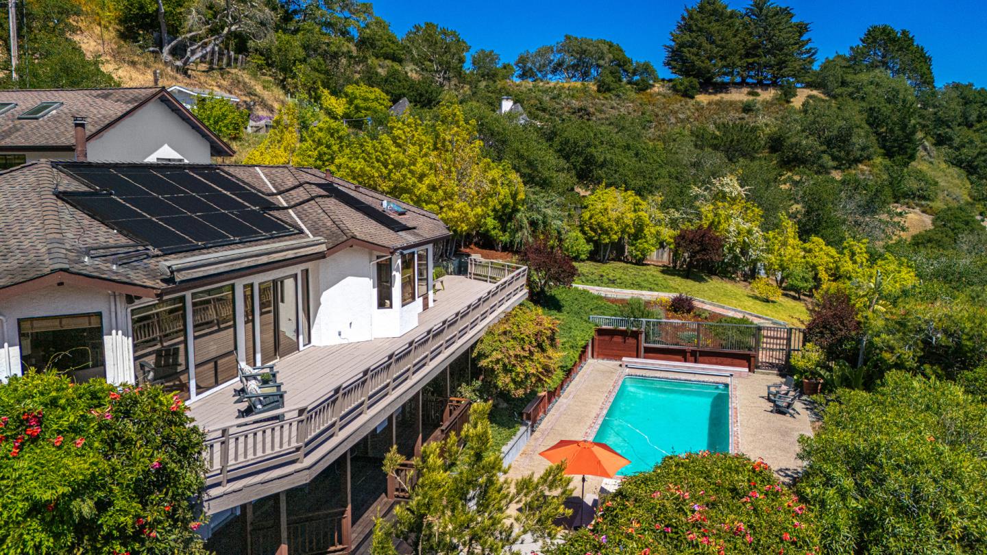 Detail Gallery Image 3 of 66 For 220 Hidden Valley Rdg, Soquel,  CA 95073 - 4 Beds | 3 Baths