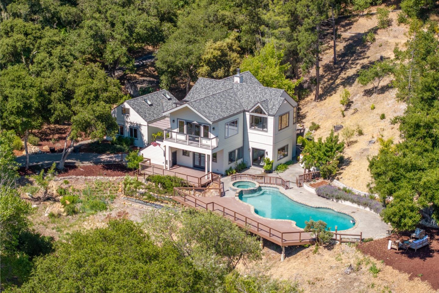 Detail Gallery Image 25 of 33 For 31315 via La Naranga, Carmel Valley,  CA 93924 - 4 Beds | 3/1 Baths