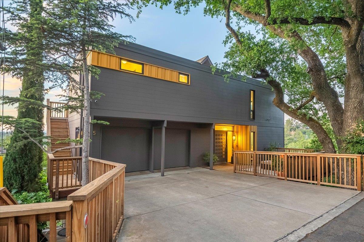 Detail Gallery Image 2 of 57 For 25 Grove St, Los Gatos,  CA 95030 - 3 Beds | 3/1 Baths