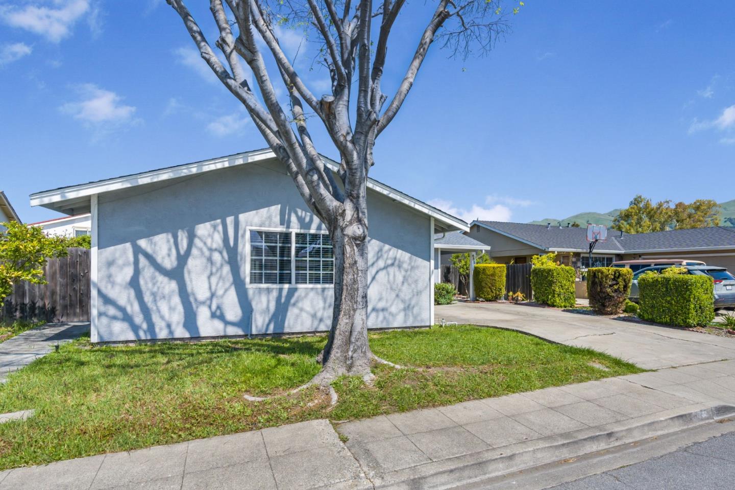 Detail Gallery Image 2 of 32 For 685 Parvin Dr, Milpitas,  CA 95035 - 4 Beds | 2 Baths