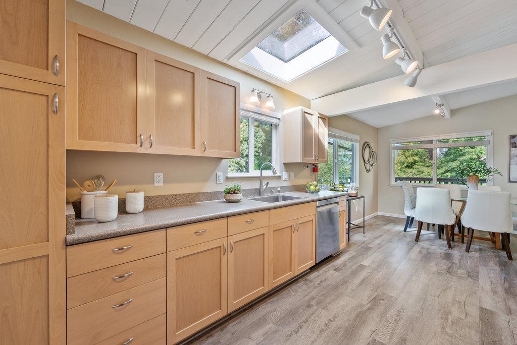 Detail Gallery Image 11 of 45 For 416 Semple Ave, Aptos,  CA 95003 - 5 Beds | 2/1 Baths