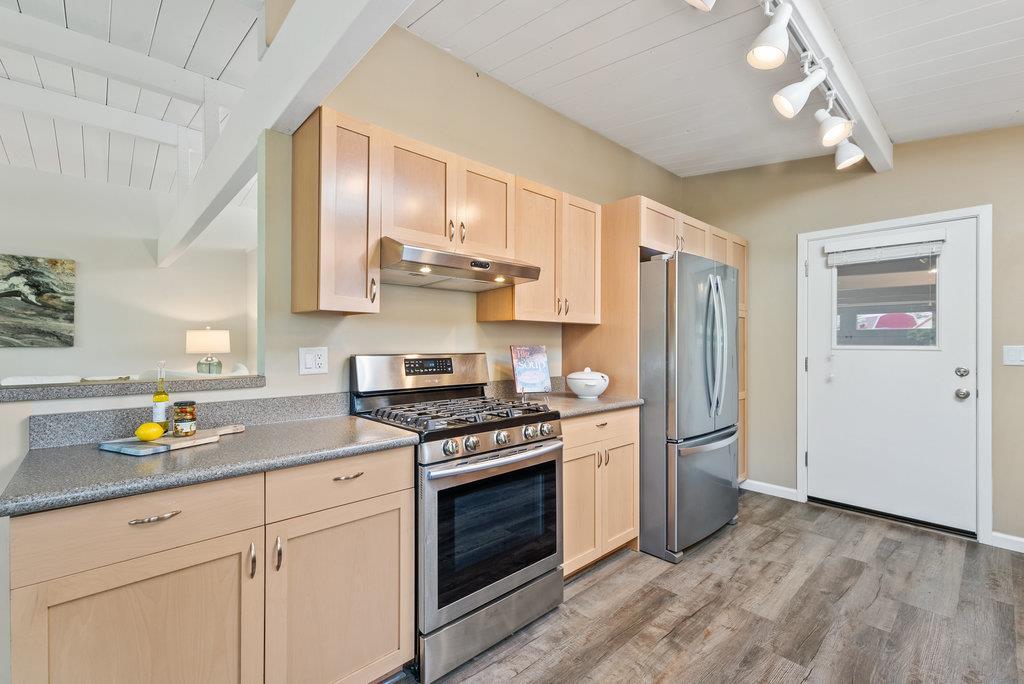 Detail Gallery Image 12 of 45 For 416 Semple Ave, Aptos,  CA 95003 - 5 Beds | 2/1 Baths