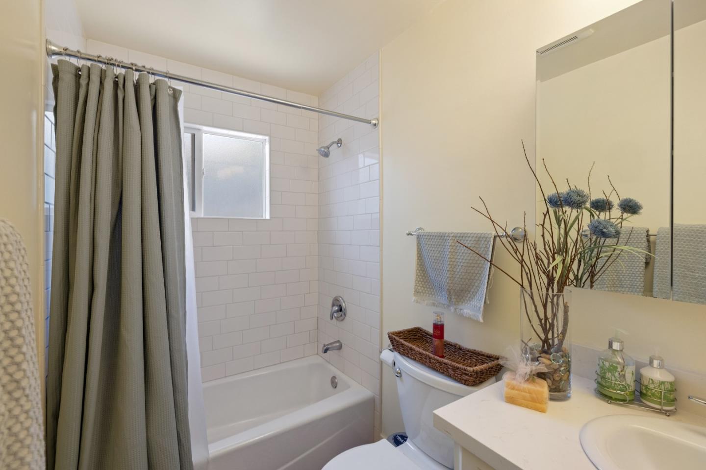 Detail Gallery Image 23 of 48 For 608 Congress Ave, Pacific Grove,  CA 93950 - 4 Beds | 2/1 Baths