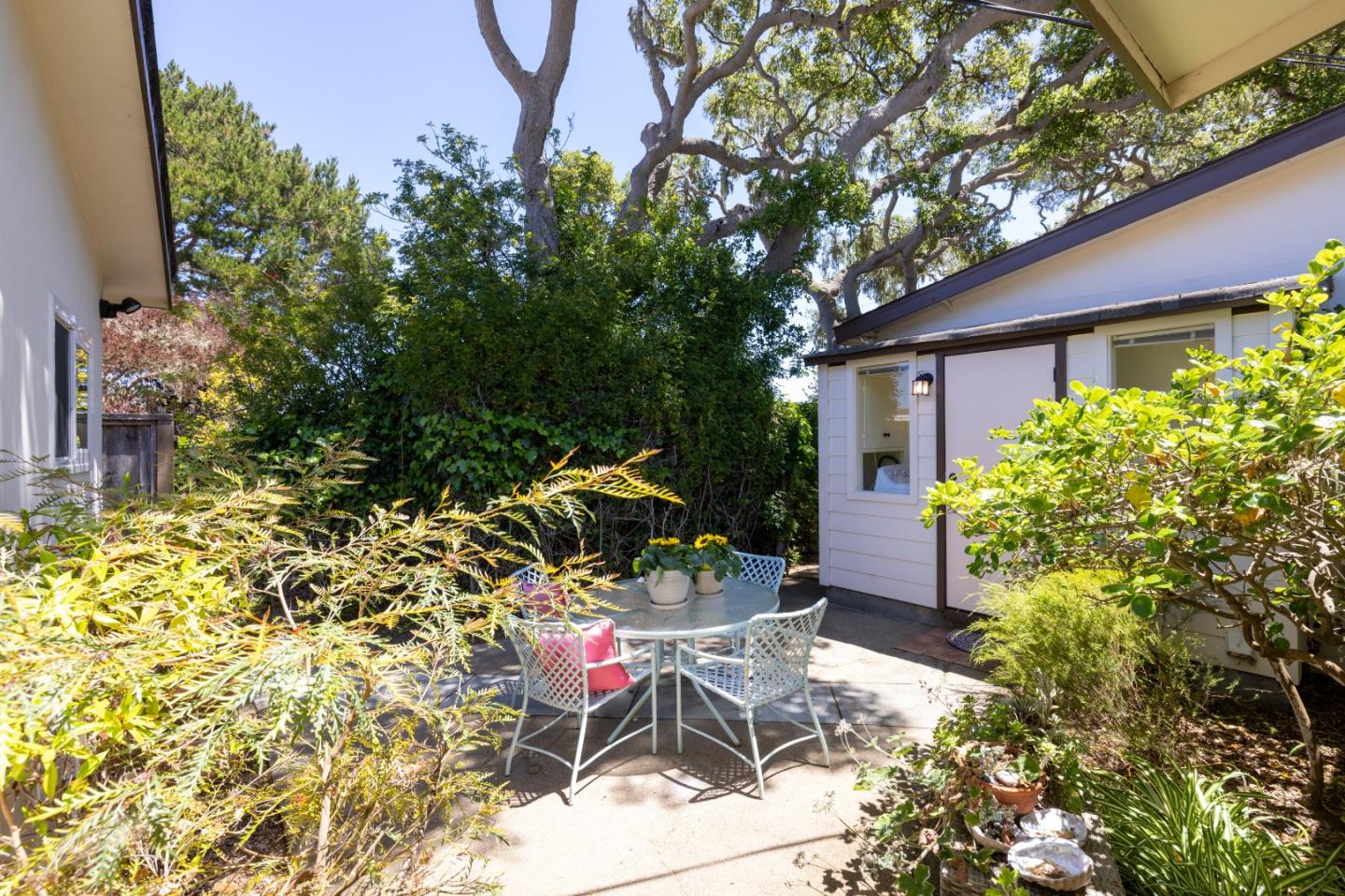 Detail Gallery Image 42 of 48 For 608 Congress Ave, Pacific Grove,  CA 93950 - 4 Beds | 2/1 Baths