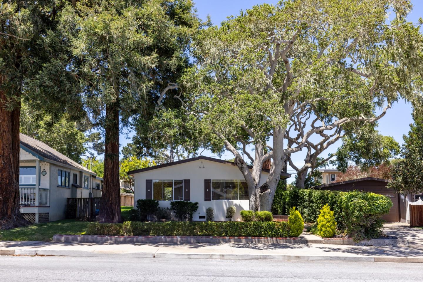 Detail Gallery Image 46 of 48 For 608 Congress Ave, Pacific Grove,  CA 93950 - 4 Beds | 2/1 Baths