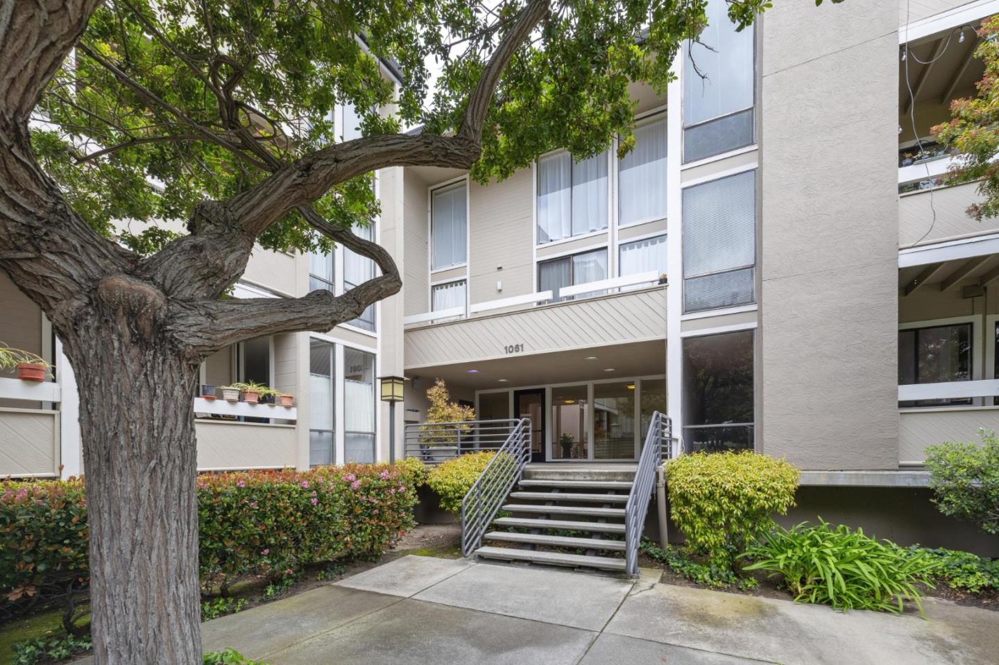 Detail Gallery Image 3 of 37 For 1061 Beach Park Blvd #108,  Foster City,  CA 94404 - 1 Beds | 1 Baths