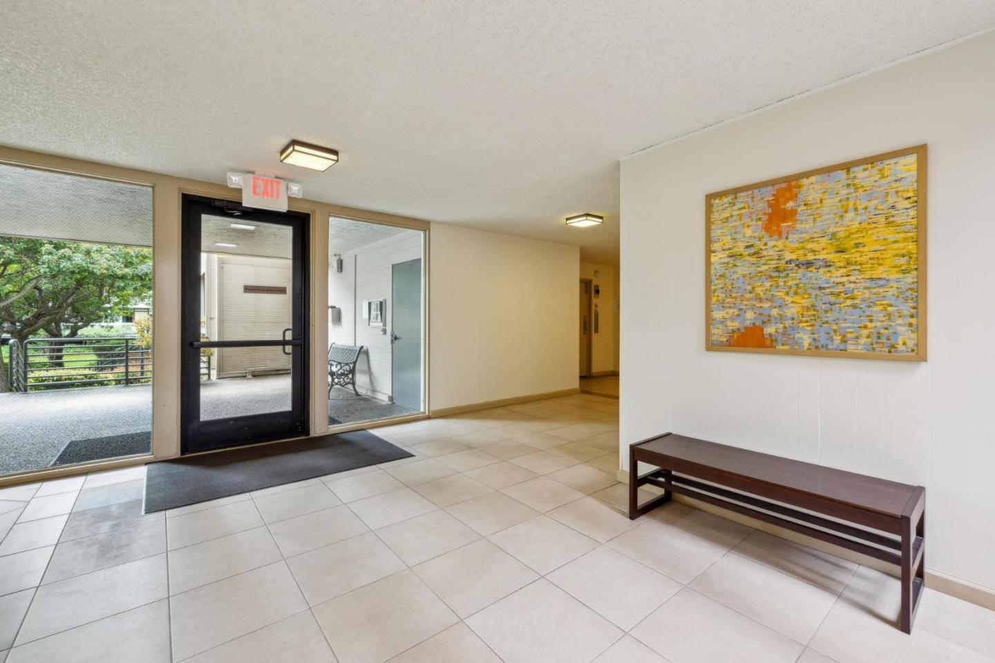 Detail Gallery Image 4 of 37 For 1061 Beach Park Blvd #108,  Foster City,  CA 94404 - 1 Beds | 1 Baths