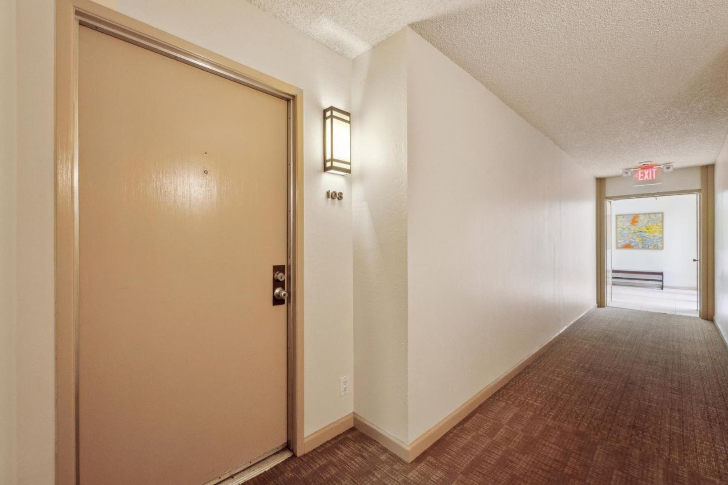 Detail Gallery Image 5 of 37 For 1061 Beach Park Blvd #108,  Foster City,  CA 94404 - 1 Beds | 1 Baths