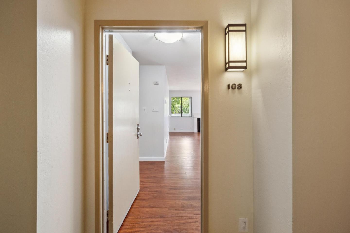 Detail Gallery Image 6 of 37 For 1061 Beach Park Blvd #108,  Foster City,  CA 94404 - 1 Beds | 1 Baths
