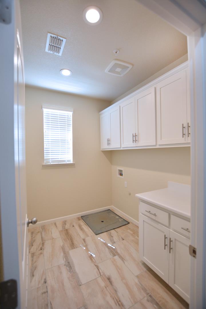 Detail Gallery Image 13 of 29 For 3936 Purple Finch Ln, Modesto,  CA 95355 - 4 Beds | 3 Baths