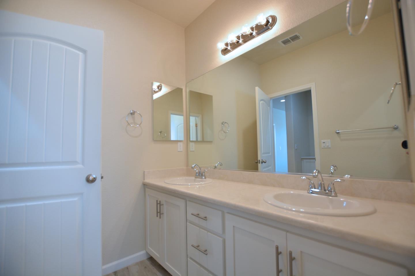 Detail Gallery Image 17 of 29 For 3936 Purple Finch Ln, Modesto,  CA 95355 - 4 Beds | 3 Baths