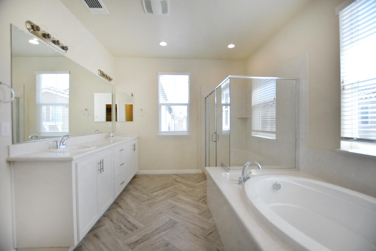 Detail Gallery Image 25 of 29 For 3936 Purple Finch Ln, Modesto,  CA 95355 - 4 Beds | 3 Baths