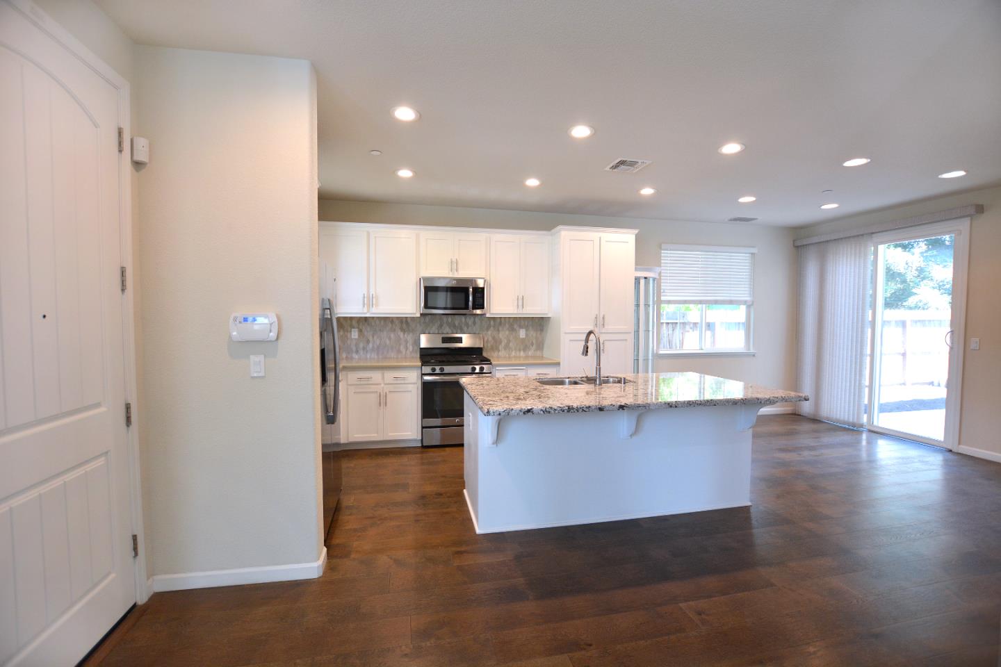 Detail Gallery Image 3 of 29 For 3936 Purple Finch Ln, Modesto,  CA 95355 - 4 Beds | 3 Baths