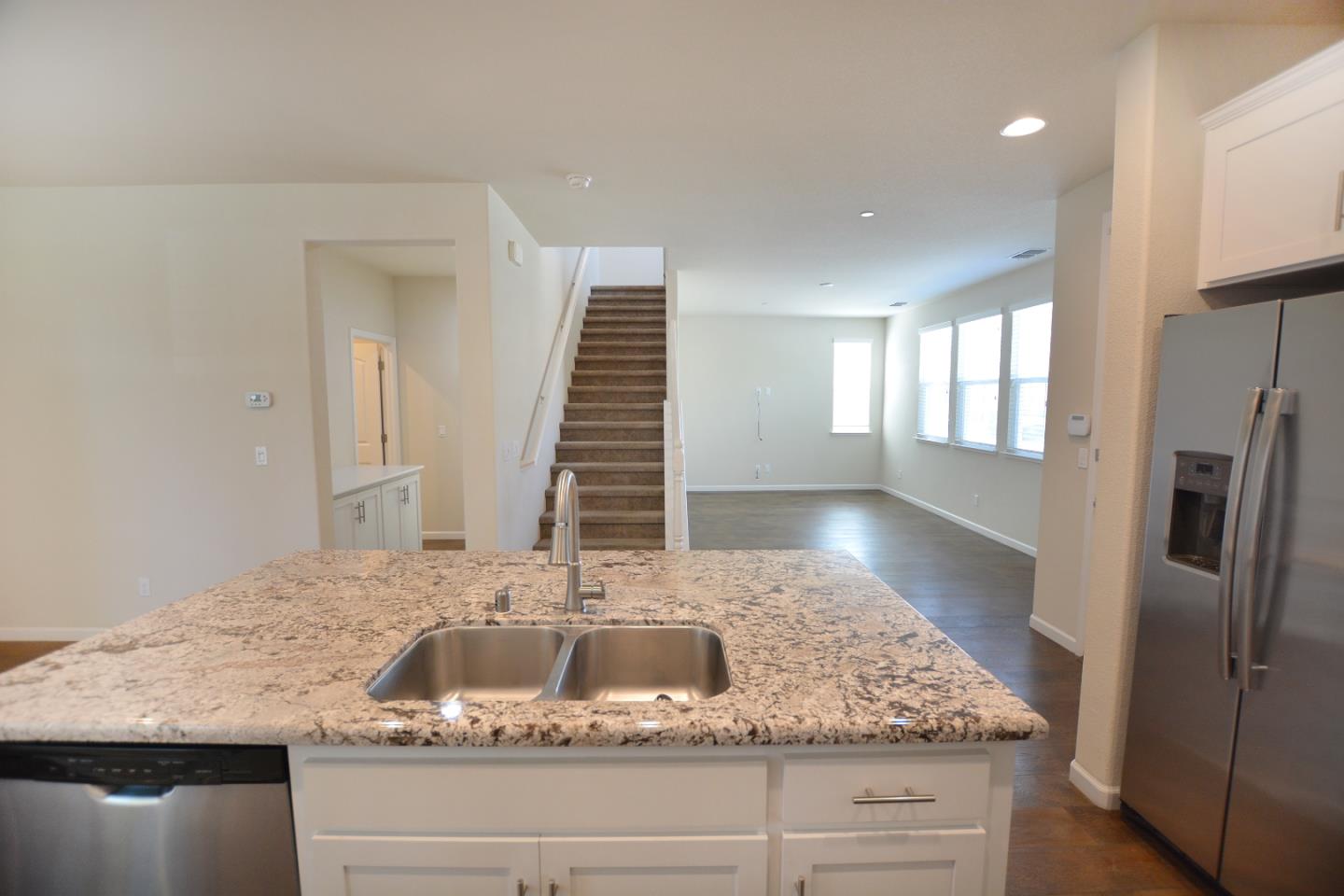 Detail Gallery Image 6 of 29 For 3936 Purple Finch Ln, Modesto,  CA 95355 - 4 Beds | 3 Baths