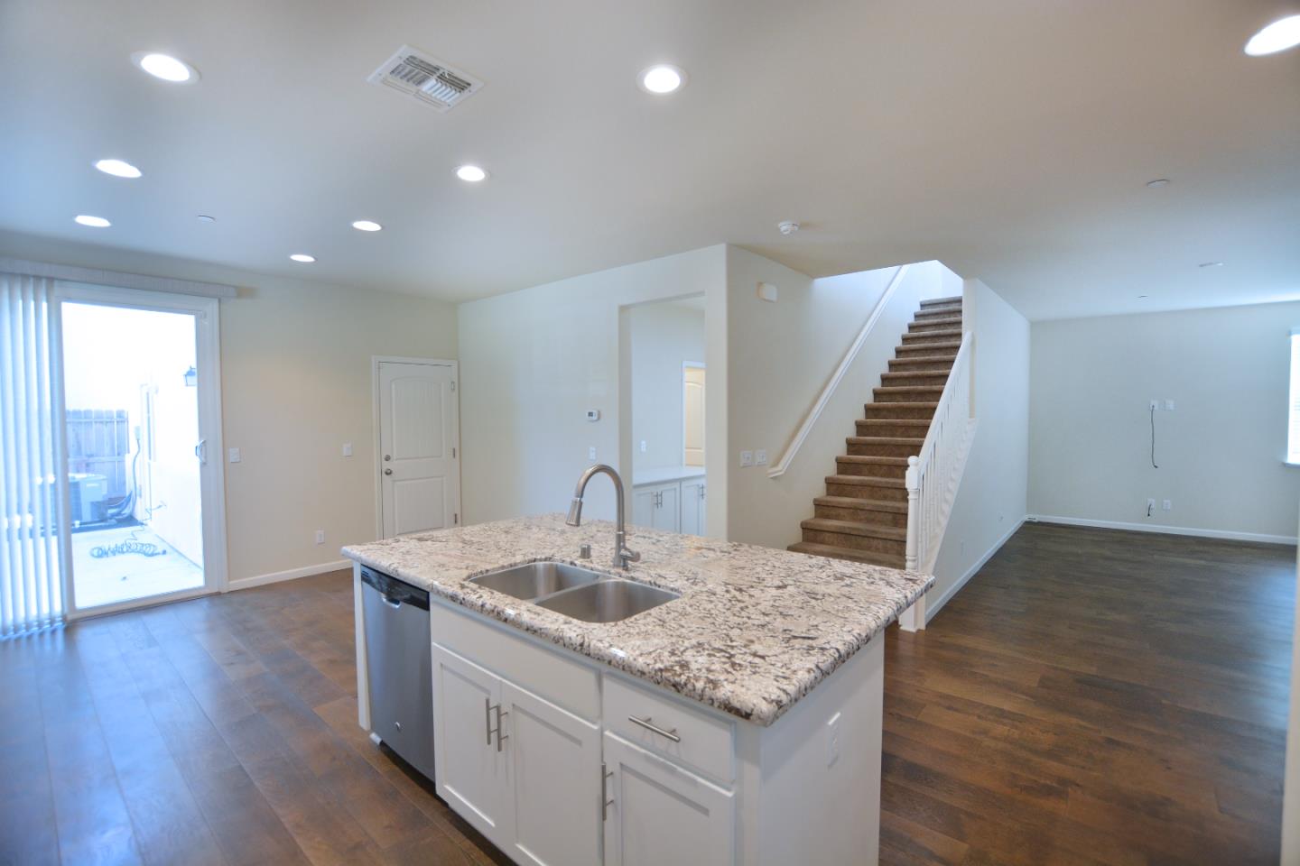 Detail Gallery Image 7 of 29 For 3936 Purple Finch Ln, Modesto,  CA 95355 - 4 Beds | 3 Baths