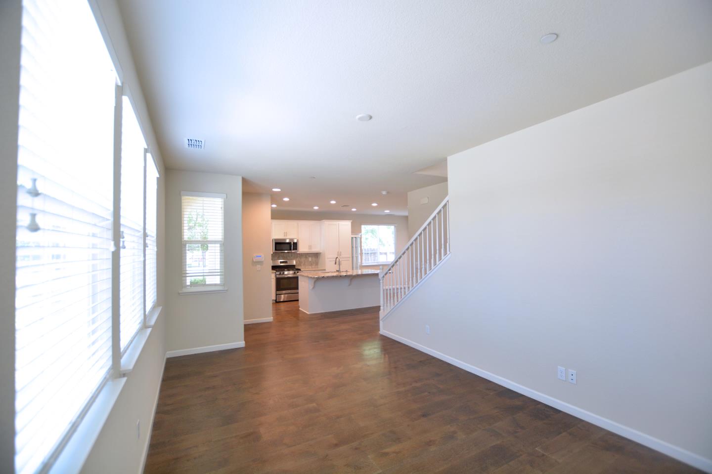 Detail Gallery Image 8 of 29 For 3936 Purple Finch Ln, Modesto,  CA 95355 - 4 Beds | 3 Baths