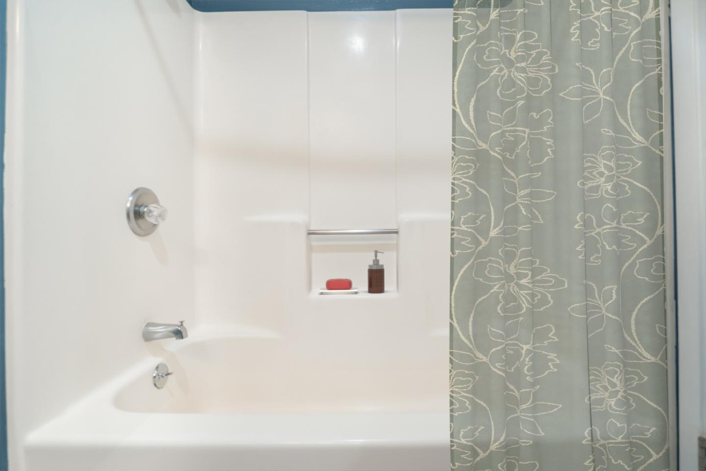 Detail Gallery Image 12 of 18 For 610 14th Ave #3,  Santa Cruz,  CA 95062 - 1 Beds | 1 Baths
