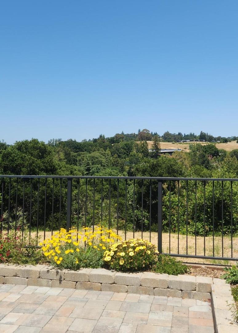 Detail Gallery Image 1 of 5 For 287 Portola Rd, Portola Valley,  CA 94028 - 3 Beds | 2/1 Baths