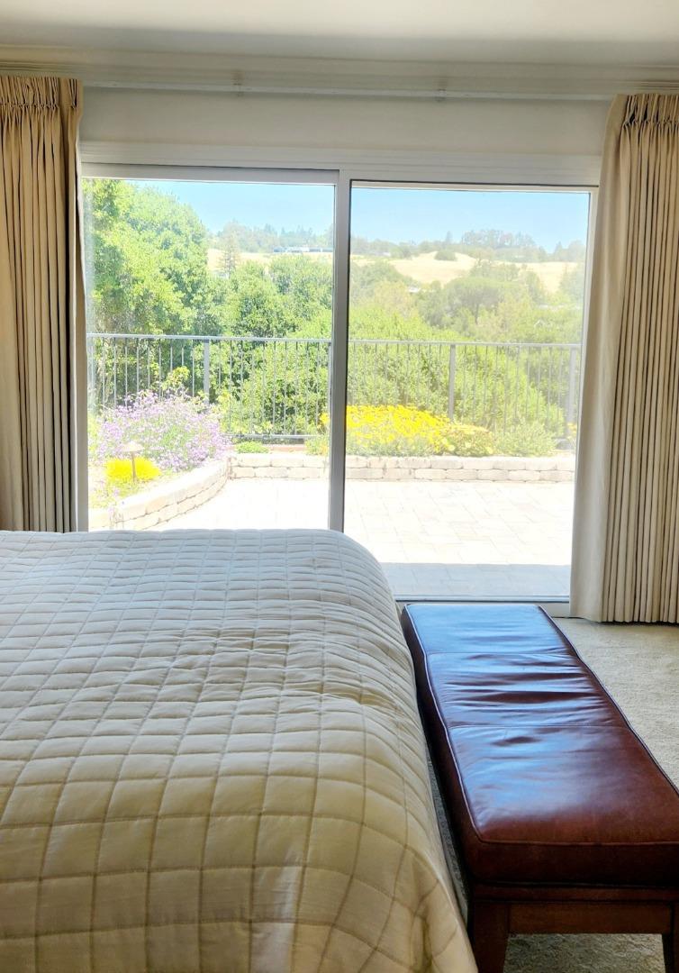 Detail Gallery Image 9 of 13 For 287 Portola Rd, Portola Valley,  CA 94028 - 3 Beds | 2/1 Baths