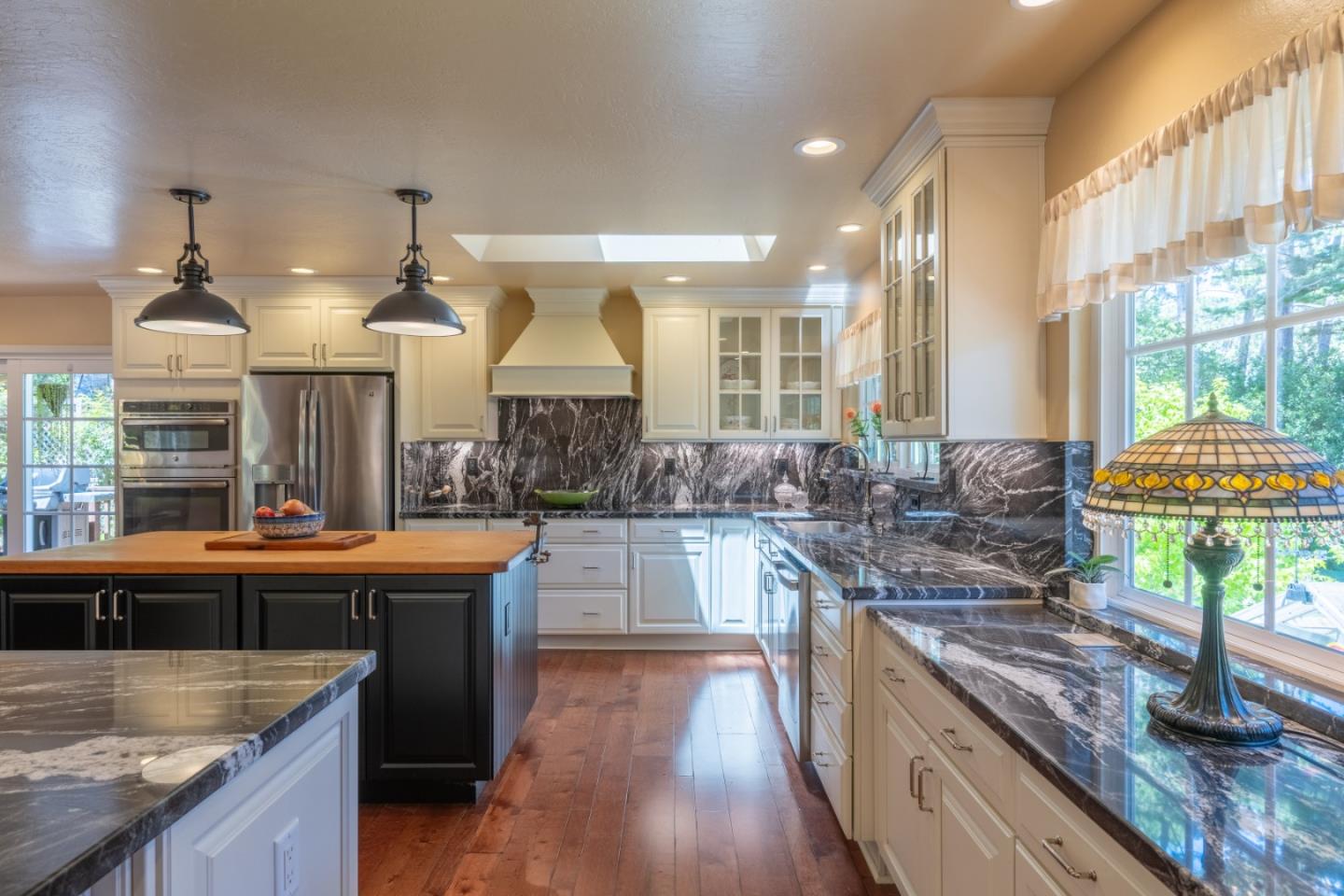 Detail Gallery Image 14 of 36 For 5 Wyndemere Vale, Monterey,  CA 93940 - 3 Beds | 2 Baths