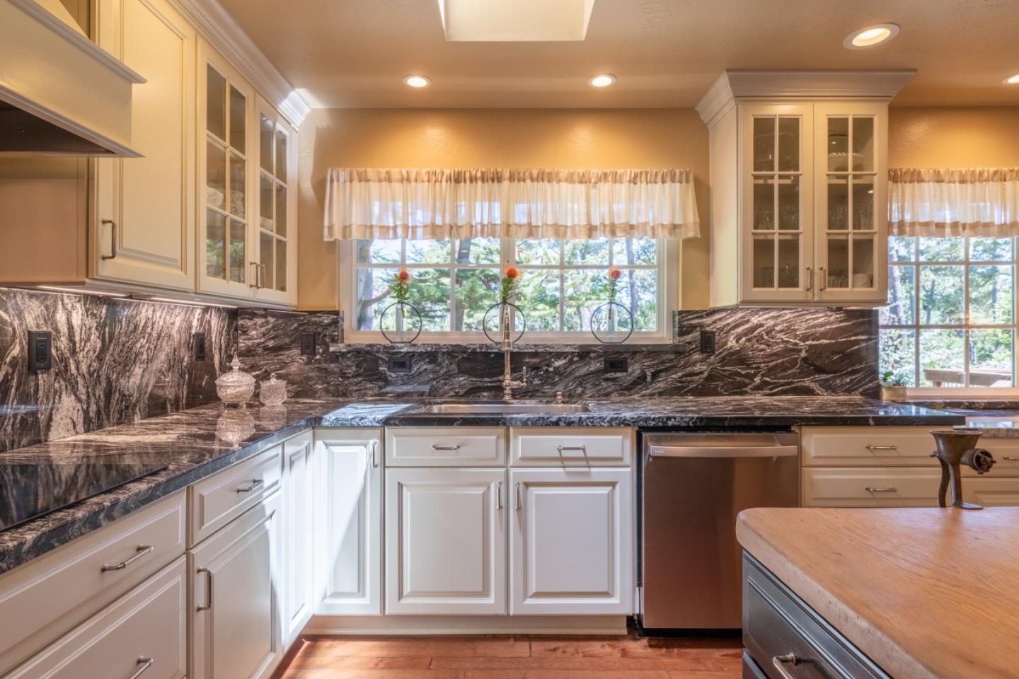Detail Gallery Image 16 of 36 For 5 Wyndemere Vale, Monterey,  CA 93940 - 3 Beds | 2 Baths