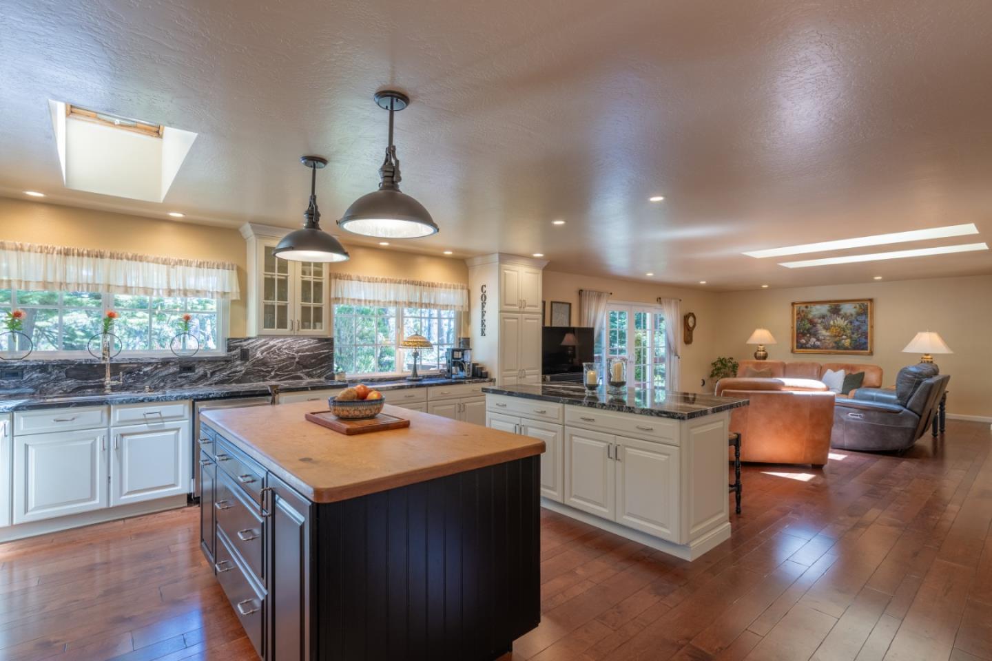 Detail Gallery Image 17 of 36 For 5 Wyndemere Vale, Monterey,  CA 93940 - 3 Beds | 2 Baths