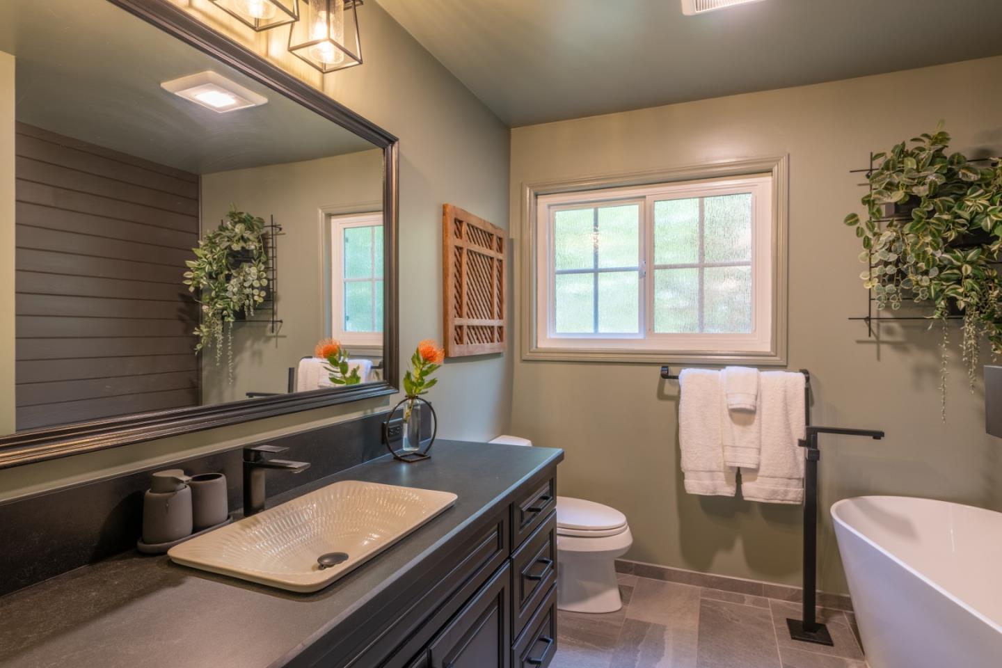 Detail Gallery Image 24 of 36 For 5 Wyndemere Vale, Monterey,  CA 93940 - 3 Beds | 2 Baths