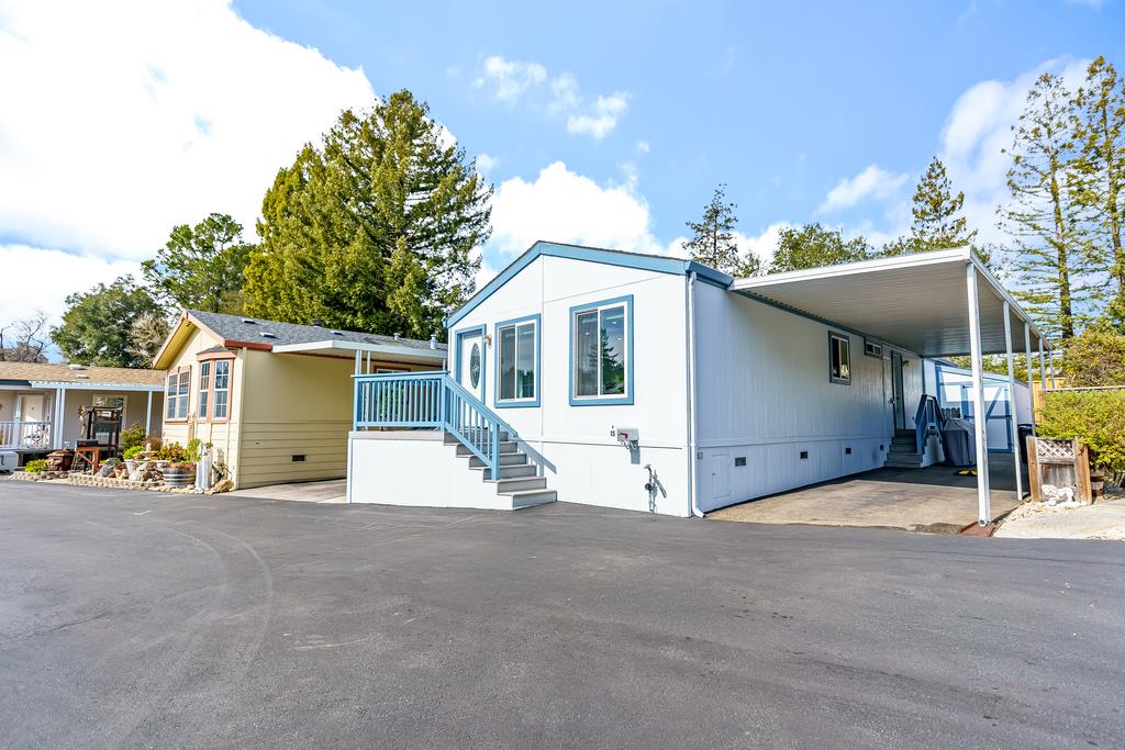 Detail Gallery Image 1 of 16 For 6011 Scotts Valley Dr #15,  Scotts Valley,  CA 95066 - 4 Beds | 2 Baths