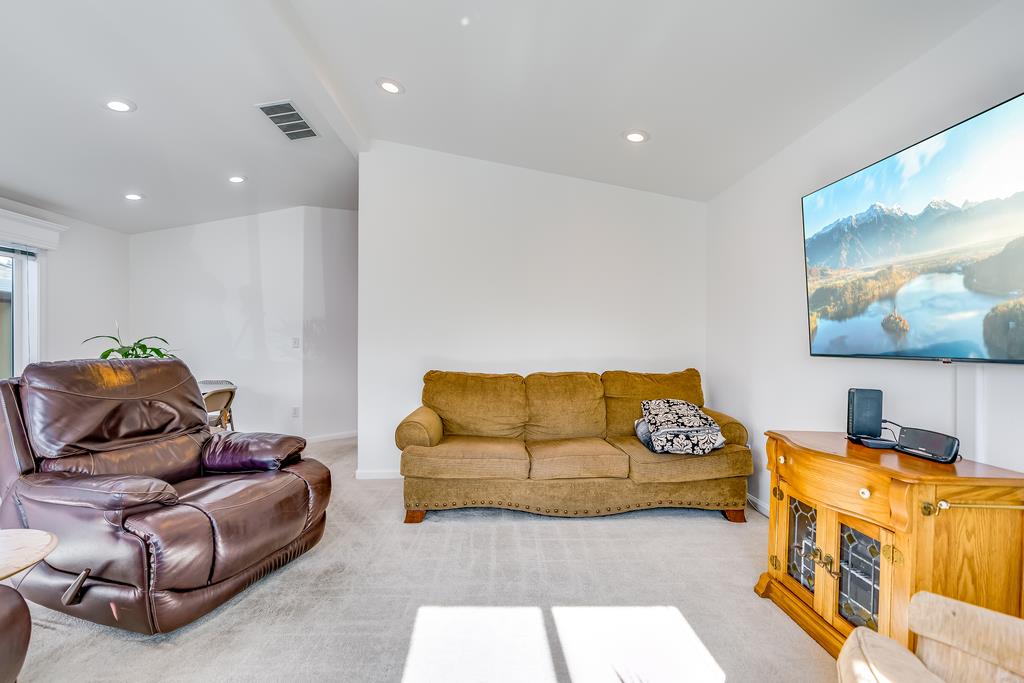 Detail Gallery Image 4 of 16 For 6011 Scotts Valley Dr #15,  Scotts Valley,  CA 95066 - 4 Beds | 2 Baths