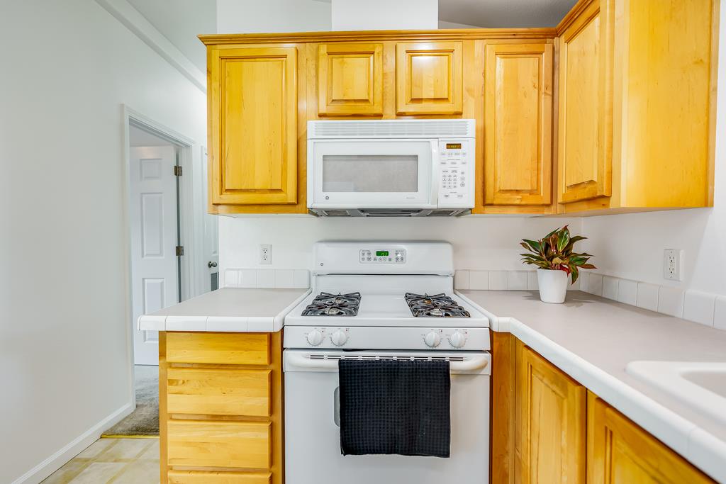 Detail Gallery Image 8 of 16 For 6011 Scotts Valley Dr #15,  Scotts Valley,  CA 95066 - 4 Beds | 2 Baths