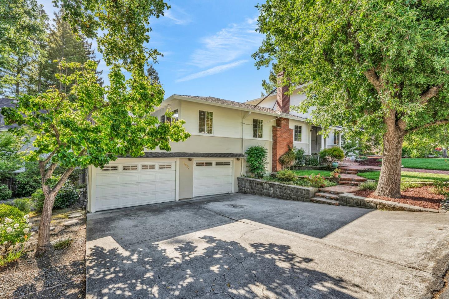 Detail Gallery Image 2 of 63 For 23951 Spalding Ave, Los Altos,  CA 94024 - 4 Beds | 2 Baths