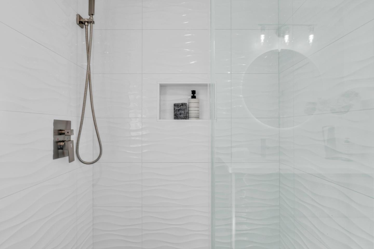Detail Gallery Image 31 of 63 For 23951 Spalding Ave, Los Altos,  CA 94024 - 4 Beds | 2 Baths