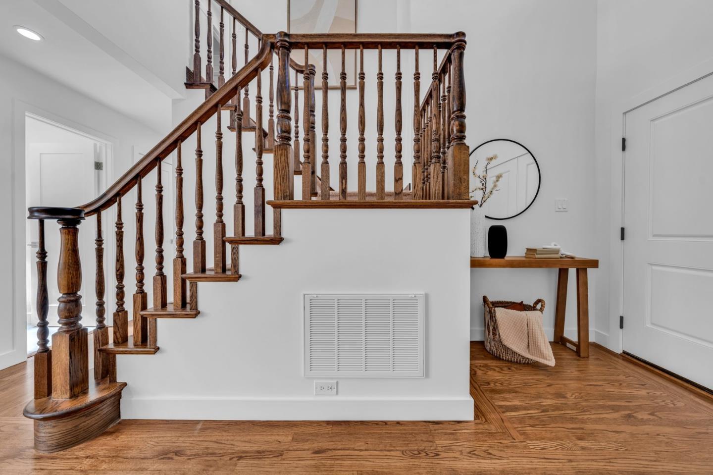 Detail Gallery Image 6 of 63 For 23951 Spalding Ave, Los Altos,  CA 94024 - 4 Beds | 2 Baths