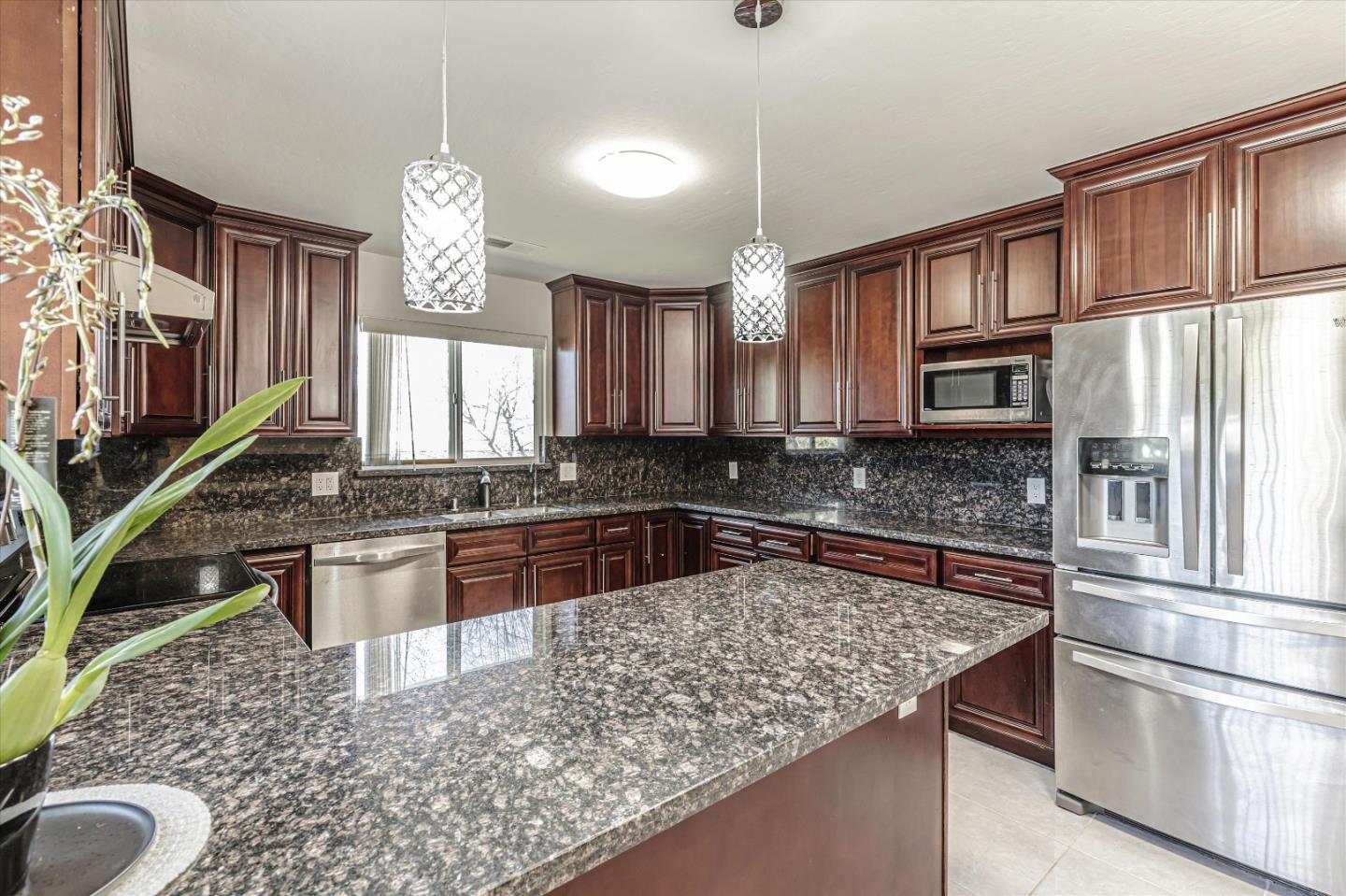 Detail Gallery Image 1 of 14 For 7381 Furlong Ave, Gilroy,  CA 95020 - 3 Beds | 2 Baths