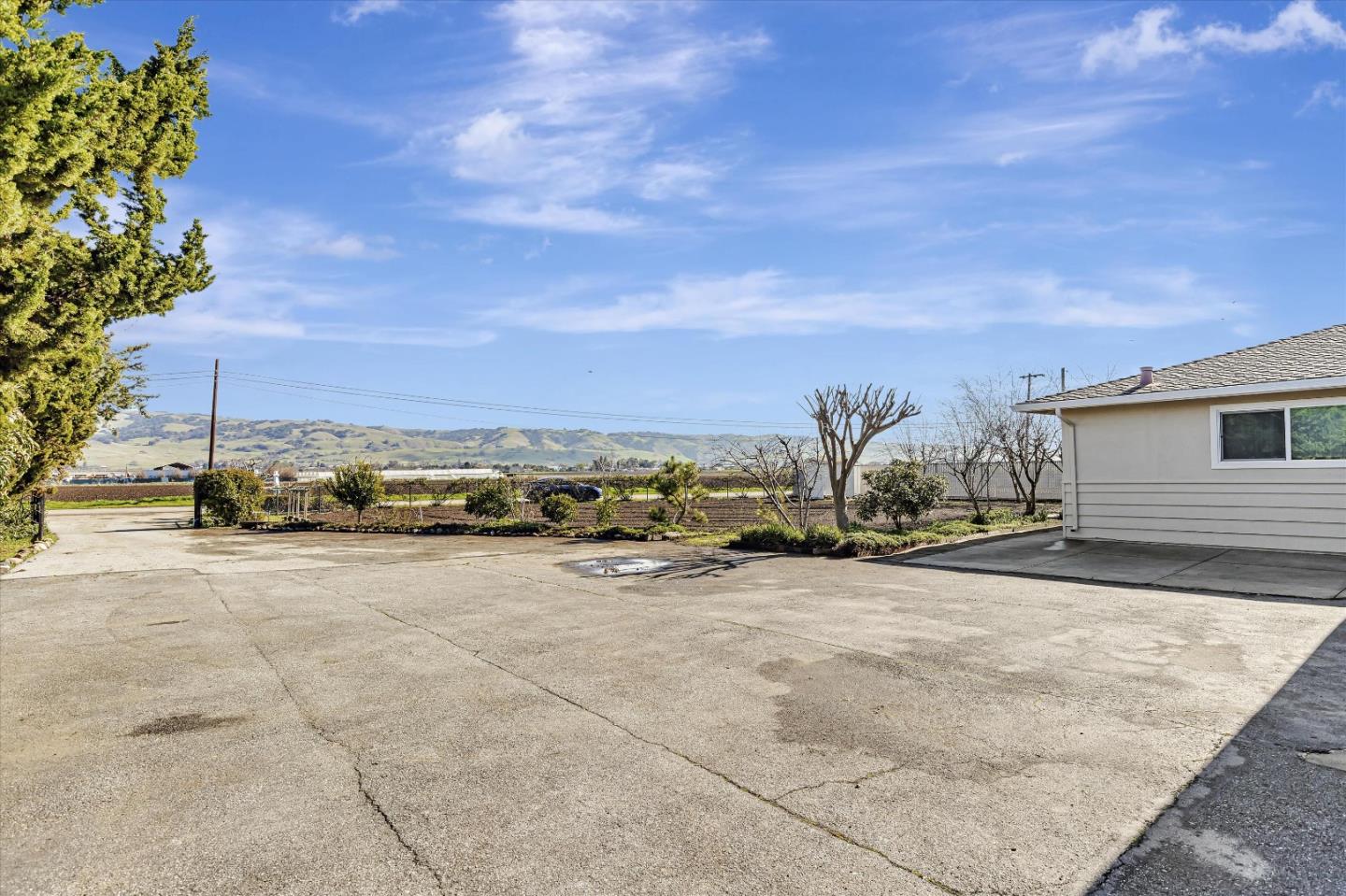 Detail Gallery Image 8 of 14 For 7381 Furlong Ave, Gilroy,  CA 95020 - 3 Beds | 2 Baths
