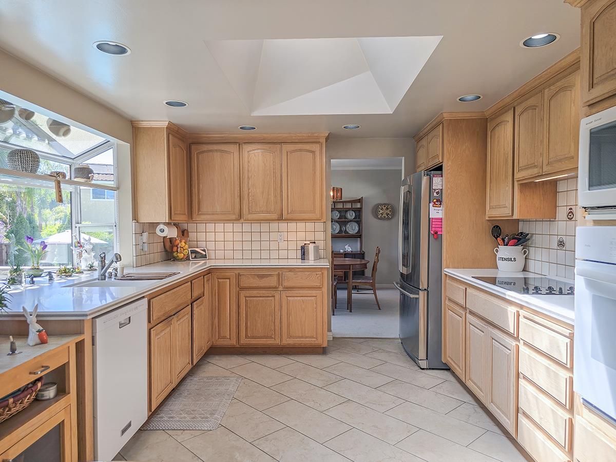 Detail Gallery Image 16 of 52 For 6128 Corte De La Reina, San Jose,  CA 95120 - 4 Beds | 3 Baths