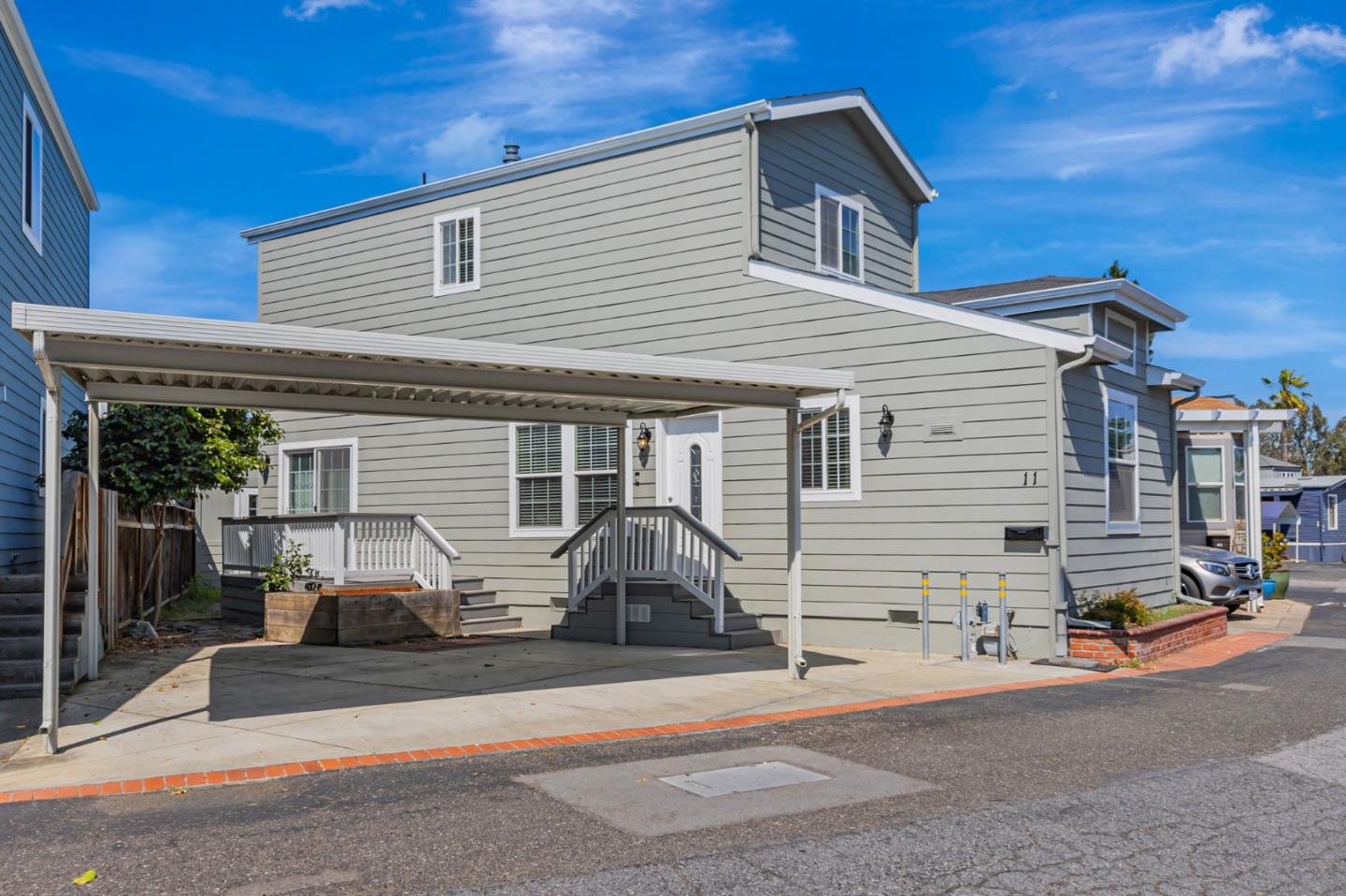 Detail Gallery Image 2 of 35 For 14685 Oka Rd #11,  Los Gatos,  CA 95032 - 3 Beds | 2 Baths