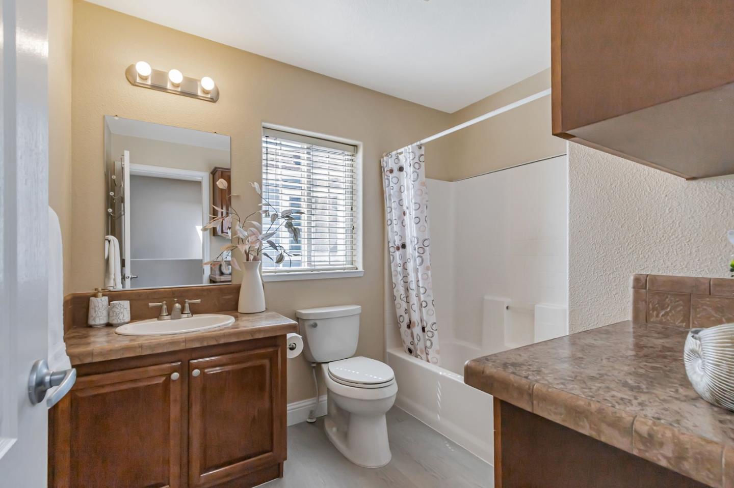 Detail Gallery Image 28 of 35 For 14685 Oka Rd #11,  Los Gatos,  CA 95032 - 3 Beds | 2 Baths