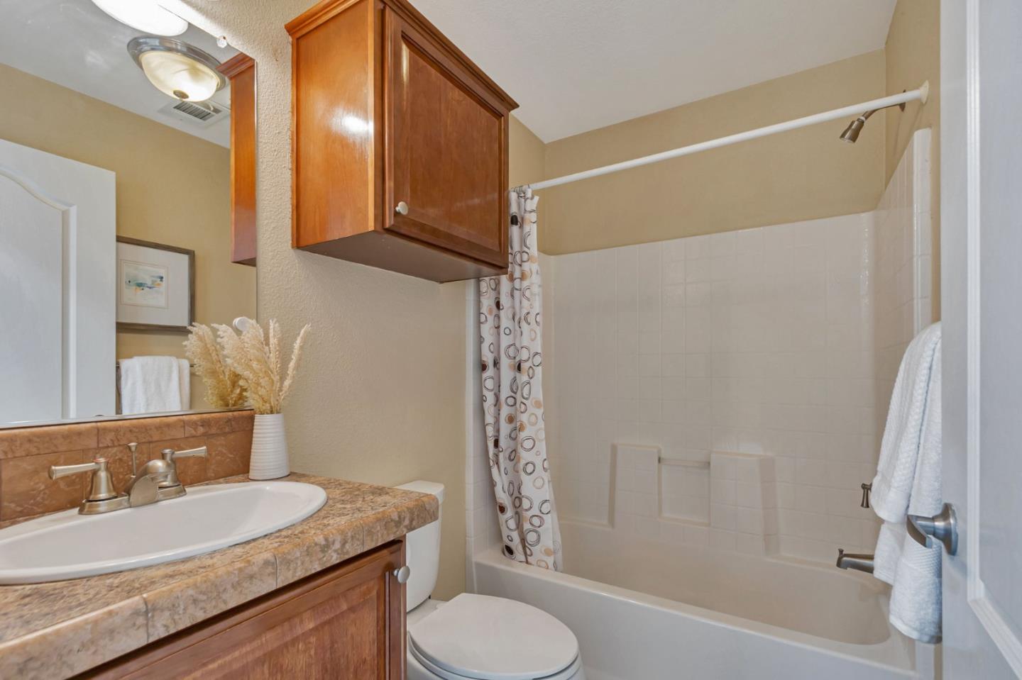 Detail Gallery Image 29 of 35 For 14685 Oka Rd #11,  Los Gatos,  CA 95032 - 3 Beds | 2 Baths