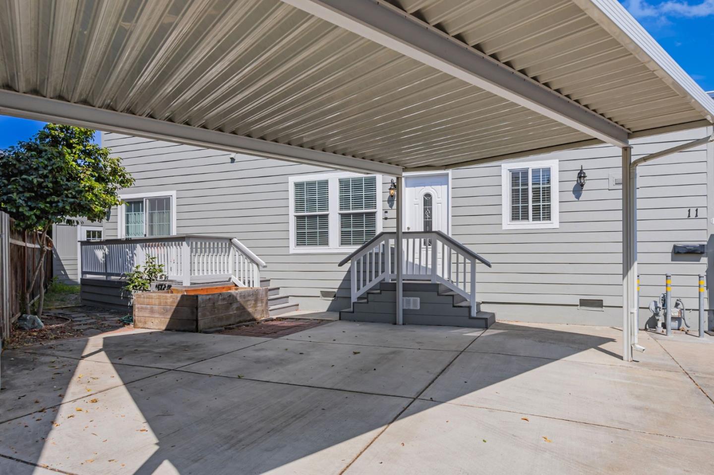 Detail Gallery Image 3 of 35 For 14685 Oka Rd #11,  Los Gatos,  CA 95032 - 3 Beds | 2 Baths