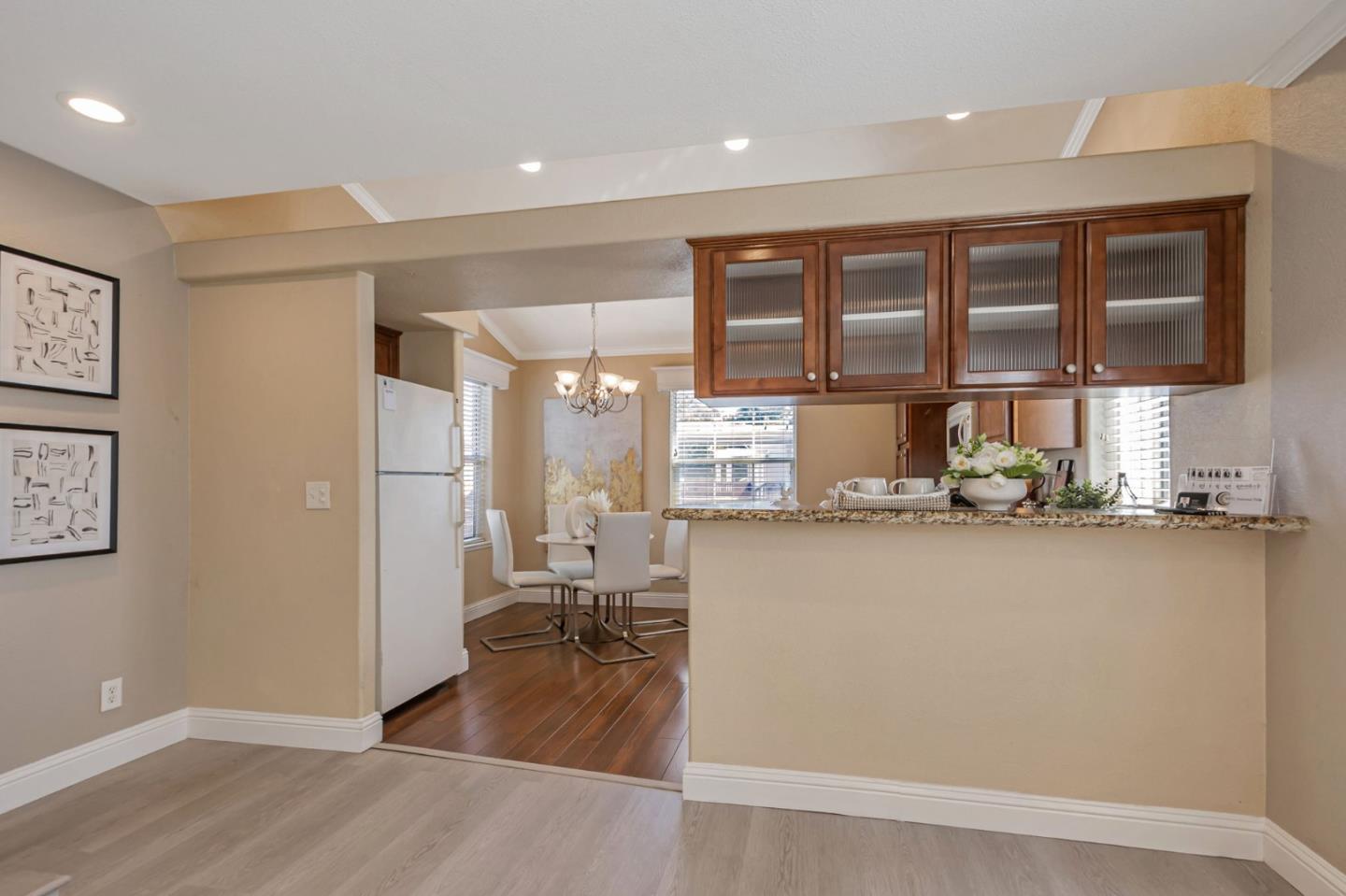 Detail Gallery Image 9 of 35 For 14685 Oka Rd #11,  Los Gatos,  CA 95032 - 3 Beds | 2 Baths