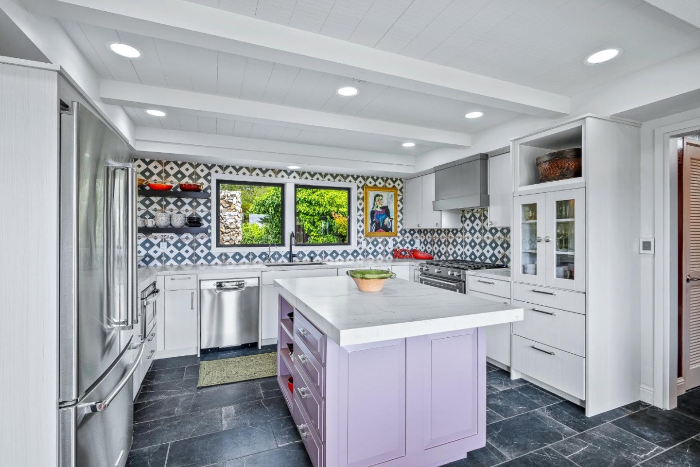 Detail Gallery Image 12 of 50 For 25550 Rio Vista Dr, Carmel,  CA 93923 - 3 Beds | 3/1 Baths
